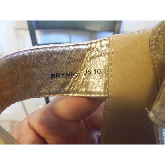 Scene Weaver Textured Gold Brynn Ankle Strap Heel - Picture 8 of 9